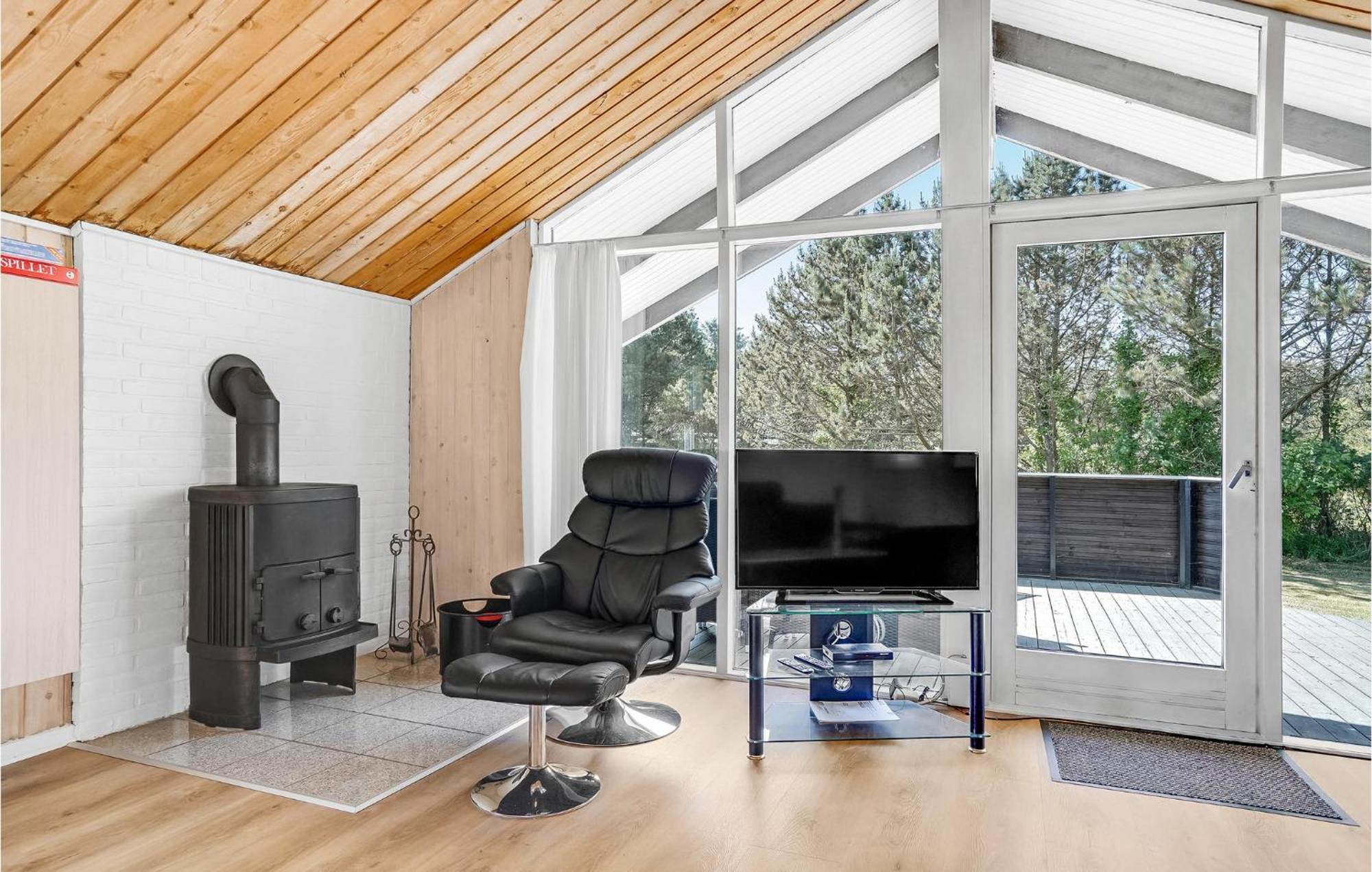 Amazing Home In Blavand With Wifi ภายนอก รูปภาพ